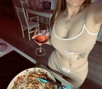 LisaCandy1 Public Pic 3