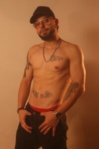 sexy latino de Axel_Stton  3 Imagens