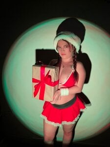 MelanyCarter18 Happy new year🎁✨ Pic 3