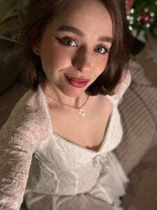 yoyogirlx white winter Pic 5