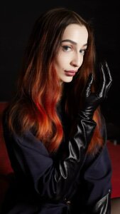 MarieKarma 🖤🧡 Pic 4