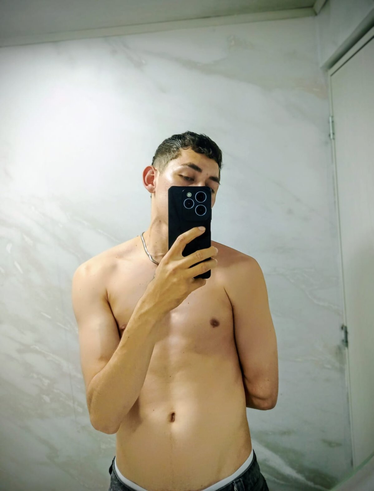 VictorMagnus 热门图片 3119