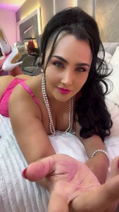 Evangeline_Taylorr I look like a little angel... until you get close enough to wake me up the naughty💖😇🎀 Pic 3