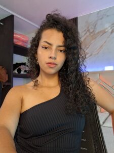 Arianoova ari sexx Pic 3