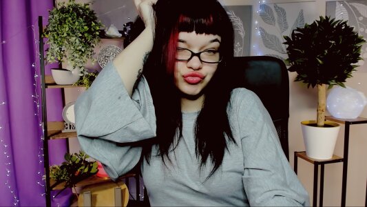 MeganBlosom Elf🎀 Pic 3