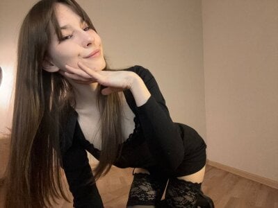 emmelieflorence black cat 🖤🐾 Pic 5