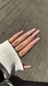 DemiWildcat Notice my nails?💅🏻 Pic 6