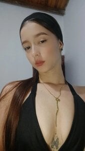 ElyraBloom: kiss ( 2 фото)