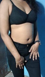 Juliekhan_98 Public Pic 2