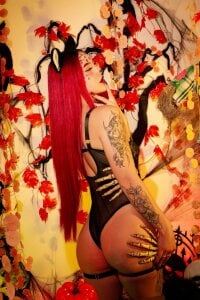 Megan_wolf1_ 🎃¿trick or pleasure?🐈‍⬛ Pic