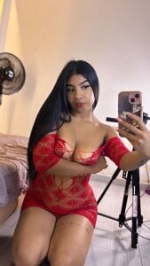Naomy_gyal Sexy babe in red Pic 4