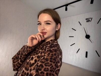 SolLocy Predatory cat Pic 5