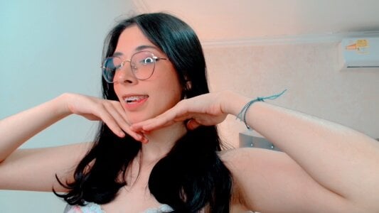 emmalove_doll Public Pic