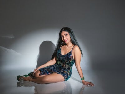 SashaMacgregor sensuality, seduction, eroticism all together Pic 5