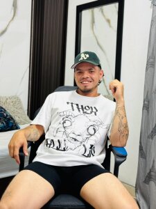 Enzo_Turner A little tenderness and a lot of fire 🔥💋 Foto 4