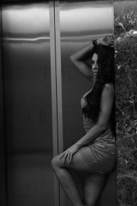 p_u_m_a_ NASTY BRUNETTE NAUGHTY SLUTTY SEXY TEASER Pic