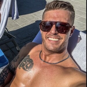 HotnCole: Public ( фото)