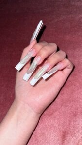 Aiko_Yumi Crazy nails Pic 9