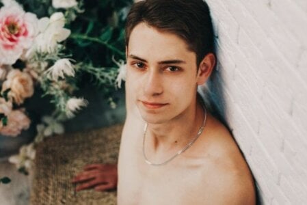 Vinsent_Frantlyy First photos in the studio Gambar