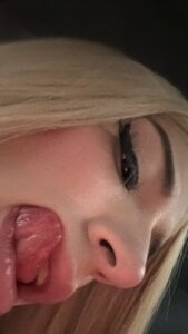 Dayaan_ TREAT ME WELL I'M NEW OR GOOD IF YOU WANT TO FUCK ME AHAH Bilde 3