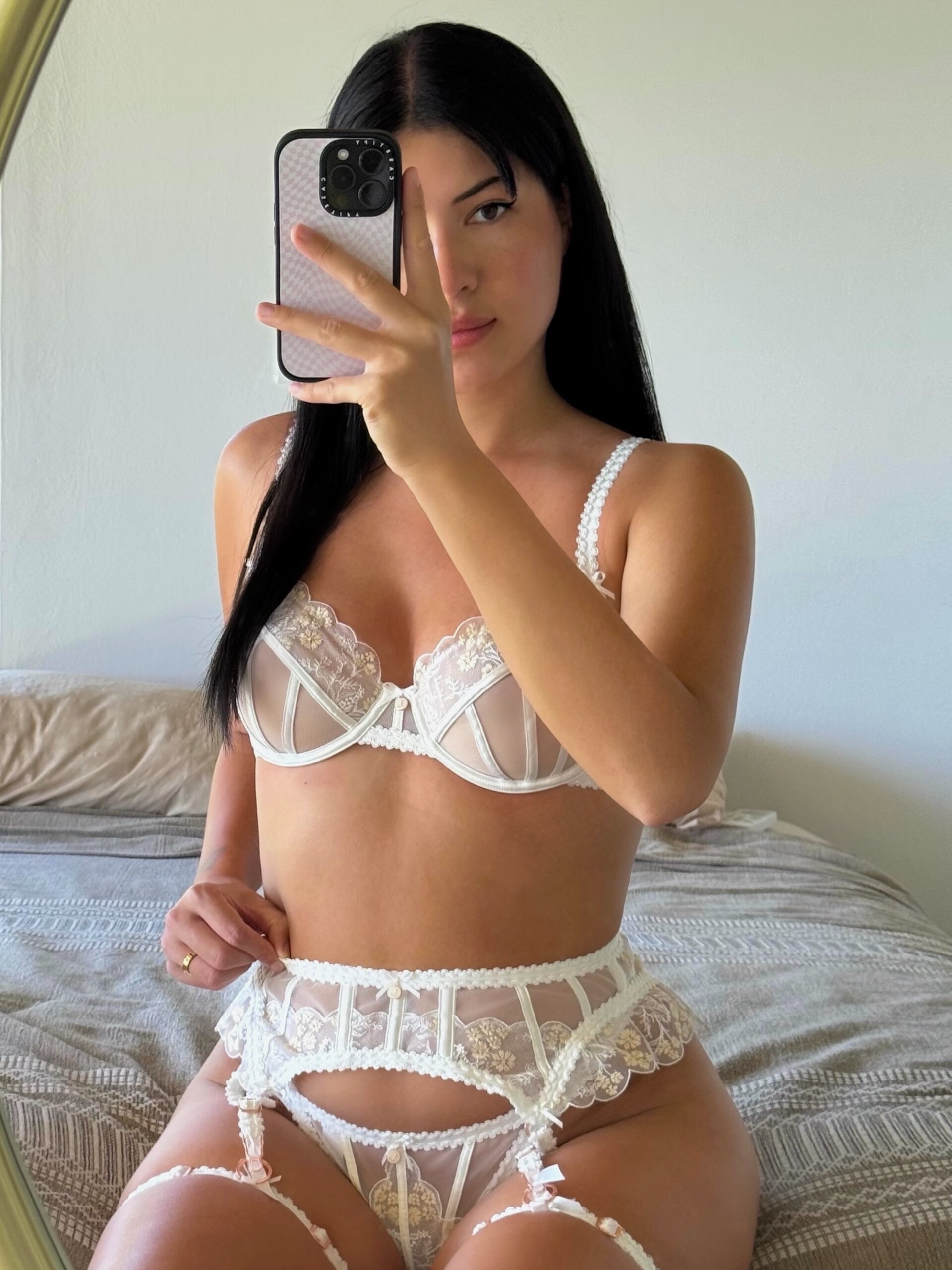 clairewntr: Public ( 2 фото) .