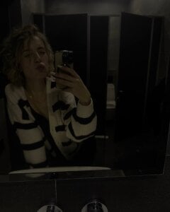 Public de CharmingBlonde  5 Imagens