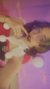 mitsuri_nyx harley quinn ❤️🖤 Pic 3