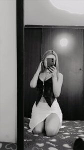 abby_n_emily Abby 🖤💋🍫 Poză 2