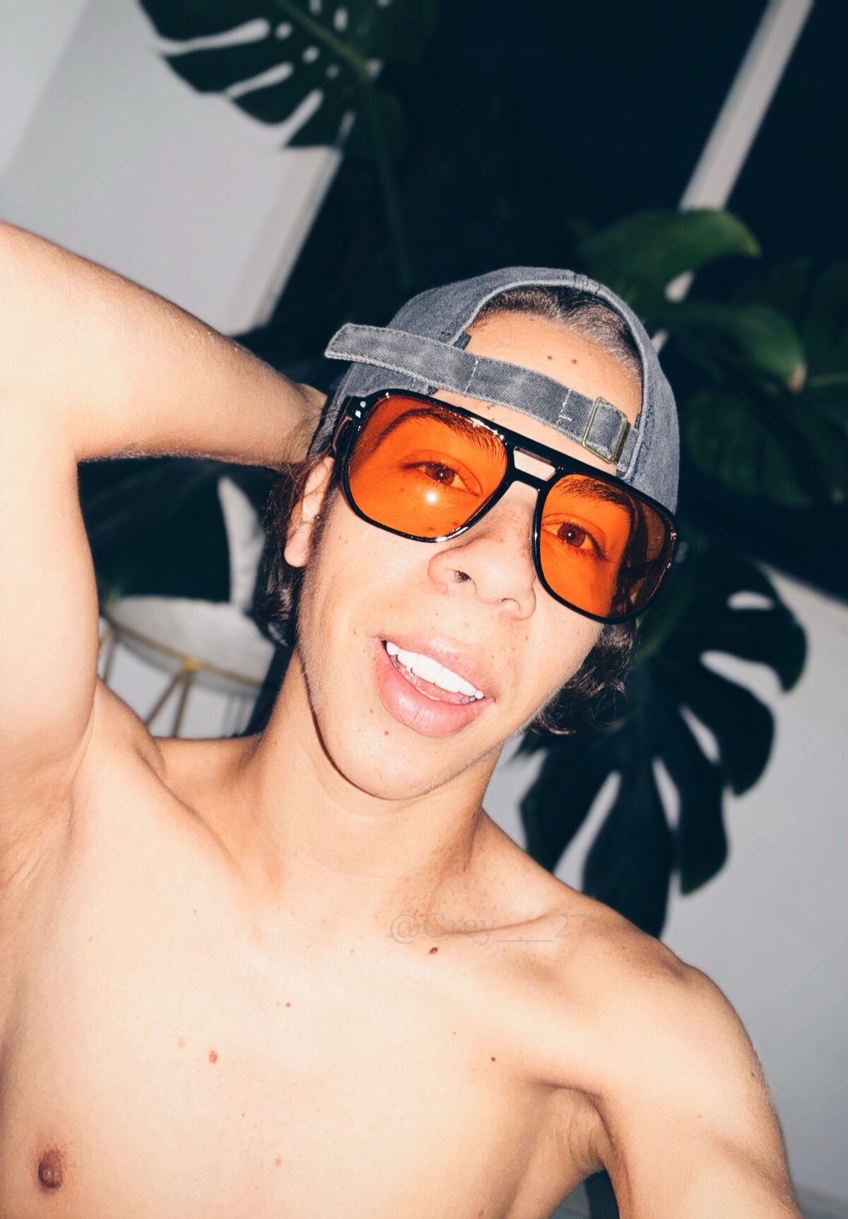 Foto  764 de grey___27 – em alta