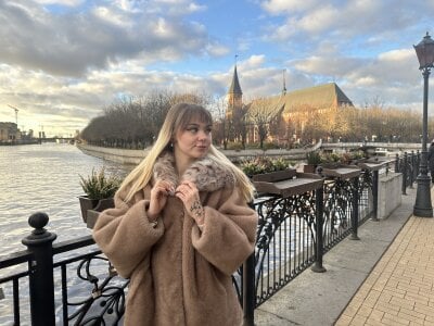 LunaMillie lil trip Pic 3