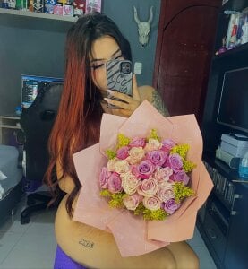 _madysson_lea I really love the flowers 💐🤍 Pic