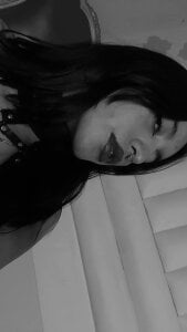 EimmyAdams 😏🖤“Black and white, but not innocent”🖤😏 টি ছবি