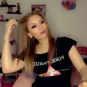 HoneyblakeandEmmagrey Hey i´m Honey Blake 😼 Pic 9