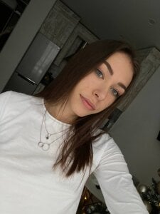 Aprill_Lin Public Pic 3