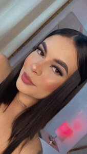 Cherry_Baddie Public Pic 7