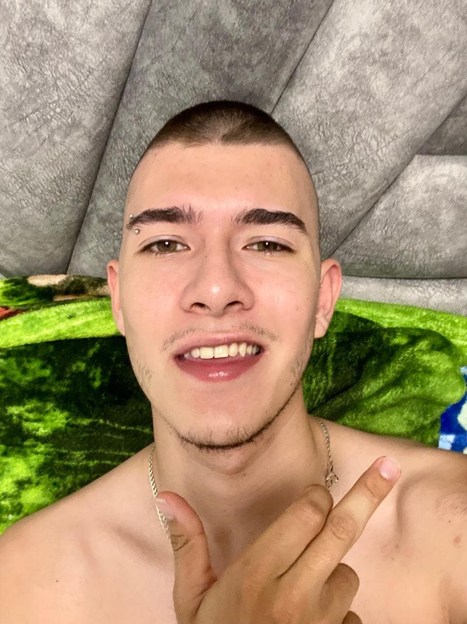 صور Aleck_Boy الرائجة  8281