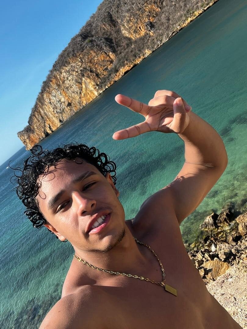 Adrian_Volt Foto en Tendencia 3740