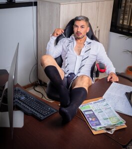 Gio_Linares My Office Pic 3