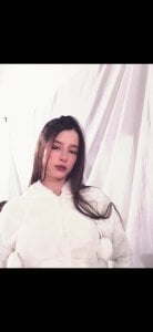 ElyraBloom kullanıcısının Good morning, handsome ☀️💋 I’m live from 8:30 a.m. to 3:30 p.m., ready to whisper soft temptations albümü -  fotoğraf