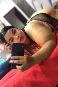 AlexaaTaylor Soft lips, wet thoughts💋 Pic 3