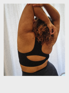 Lyra-22X gym gal Pic 2