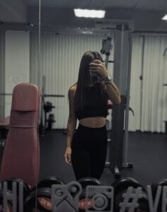 All black sporty look 🖤 de MeantWeek  3 Imagens