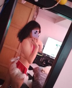 AngieRousse_ Public Pic 9