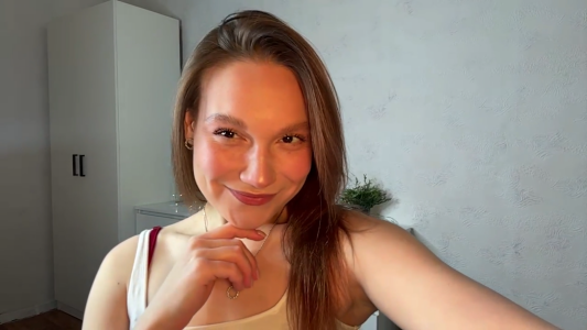 (๑ > ᴗ < ๑) od Kalli_ly  4 snímek