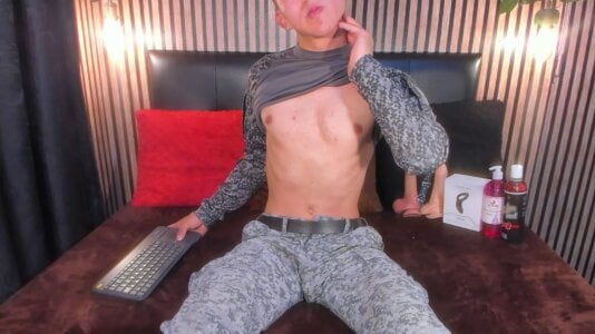 joji_Spencer Would you like to get to know me a little more… intimately? Pic 9