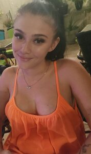 carlla_devine Selfies Pic 2