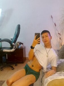 AngelRonson_ Public Pic 3