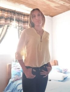 hello de teresamature  2 photos