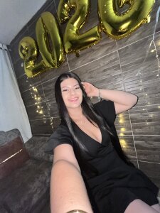 Saanvi21 ☘️ Pic 2