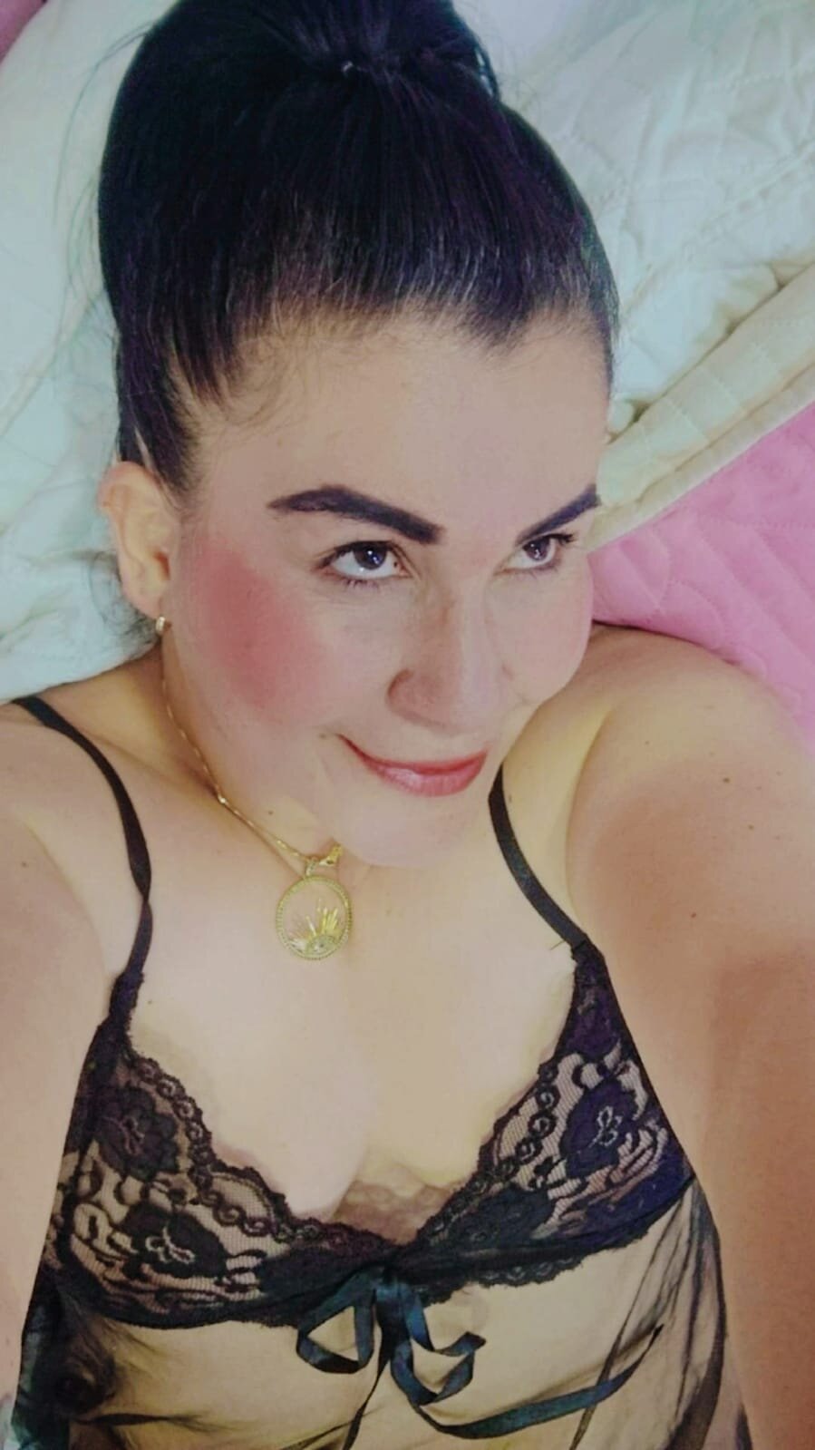 صور AriannaAdames الرائجة  3686